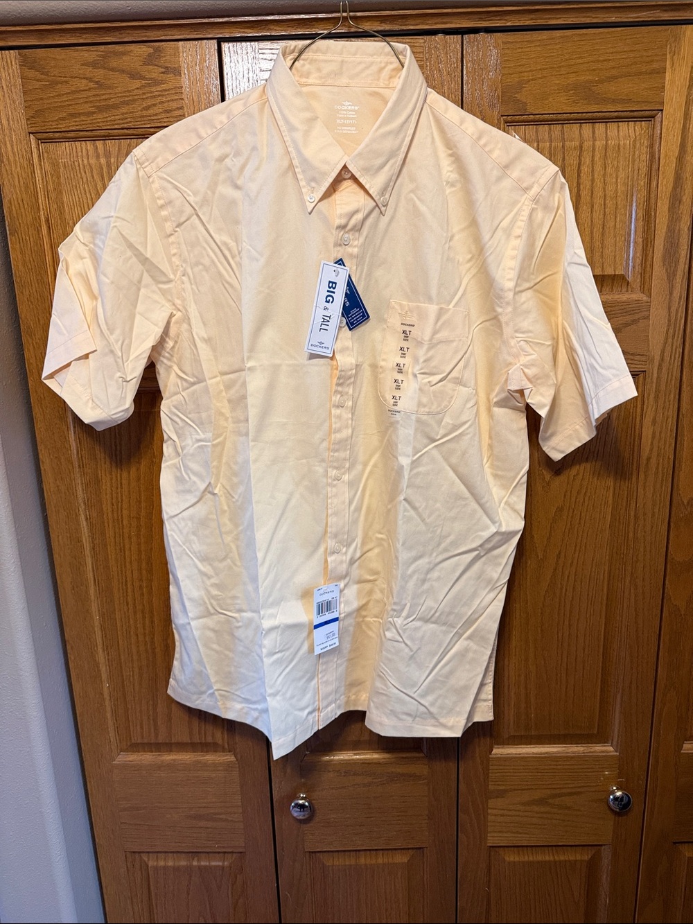 Dockers Men’s Short-Sleeve Button-Down Shirt in Yellow- XLT- NWT